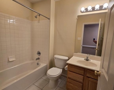 832 Fox Den Road - Photo Thumbnail 22