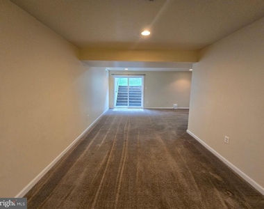 832 Fox Den Road - Photo Thumbnail 32