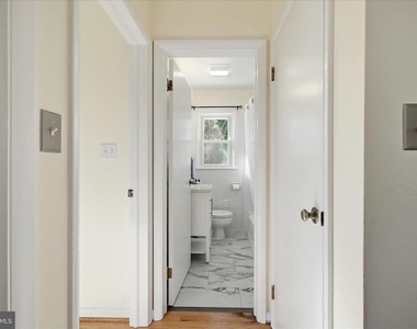 311 S Buckmarsh Street - Photo Thumbnail 30