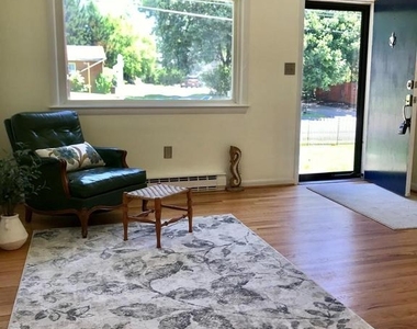 311 S Buckmarsh Street - Photo Thumbnail 12