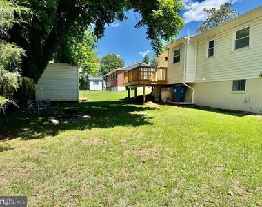 311 S Buckmarsh Street - Photo Thumbnail 11