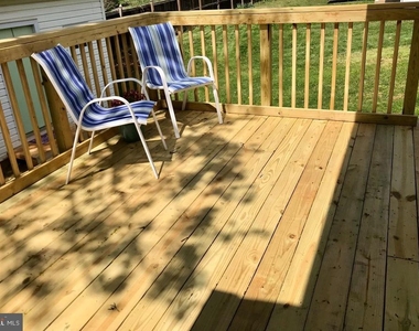 311 S Buckmarsh Street - Photo Thumbnail 6