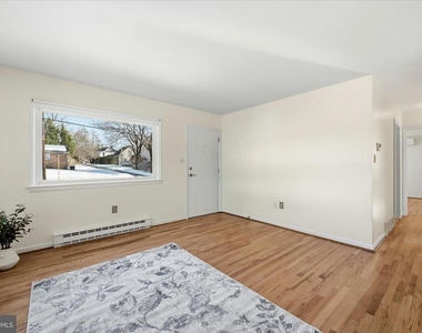 311 S Buckmarsh Street - Photo Thumbnail 15