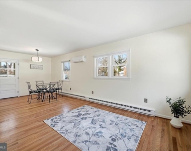 311 S Buckmarsh Street - Photo Thumbnail 13