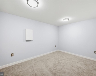 311 S Buckmarsh Street - Photo Thumbnail 37
