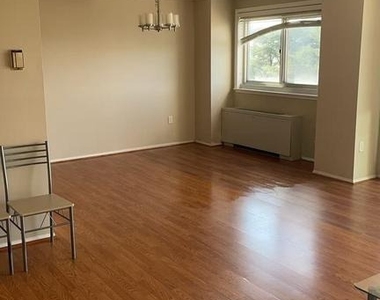 1225 Martha Custis Drive - Photo Thumbnail 3