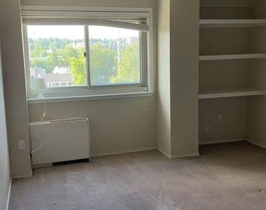 1225 Martha Custis Drive - Photo Thumbnail 4