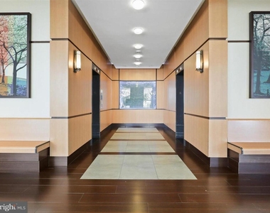 309 Yoakum Parkway - Photo Thumbnail 21