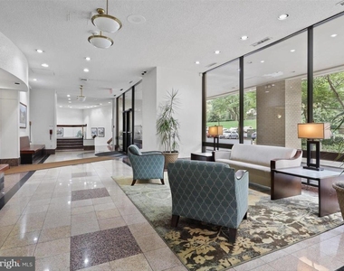 309 Yoakum Parkway - Photo Thumbnail 26