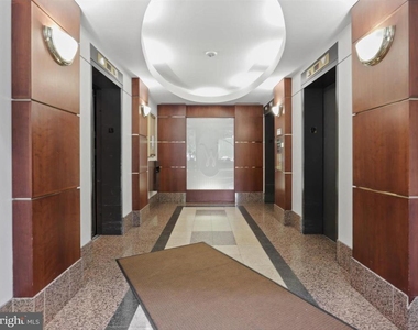 309 Yoakum Parkway - Photo Thumbnail 23