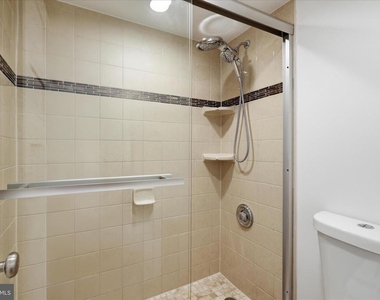 309 Yoakum Parkway - Photo Thumbnail 14