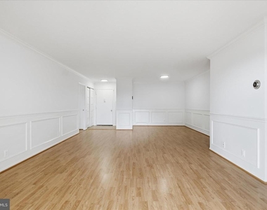 309 Yoakum Parkway - Photo Thumbnail 6