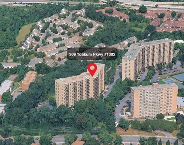 309 Yoakum Parkway - Photo Thumbnail 43