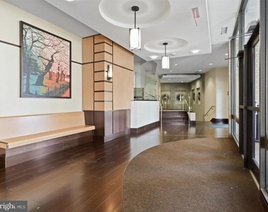 309 Yoakum Parkway - Photo Thumbnail 22
