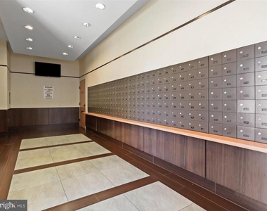 309 Yoakum Parkway - Photo Thumbnail 24