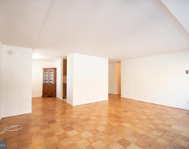 1210 N Taft Street - Photo Thumbnail 11