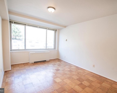1210 N Taft Street - Photo Thumbnail 13