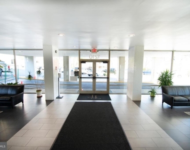 1210 N Taft Street - Photo Thumbnail 5