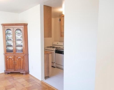 1210 N Taft Street - Photo Thumbnail 23