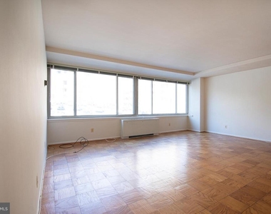 1210 N Taft Street - Photo Thumbnail 9