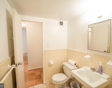 1210 N Taft Street - Photo Thumbnail 15