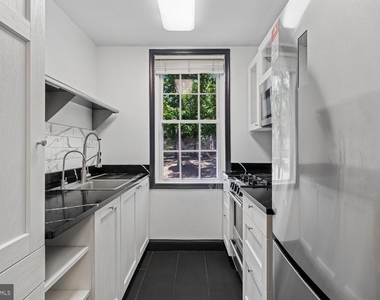 226 N Thomas Street - Photo Thumbnail 9