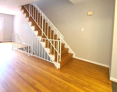 2037 S Glebe Road - Photo Thumbnail 6