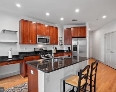 1800 Wilson Boulevard - Photo Thumbnail 10