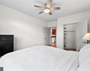 1800 Wilson Boulevard - Photo Thumbnail 14
