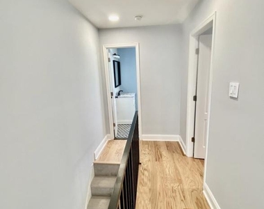 209 Daly Street - Photo Thumbnail 8