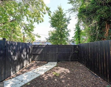 1537 W Stiles Street - Photo Thumbnail 19
