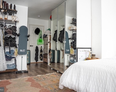 1537 W Stiles Street - Photo Thumbnail 12