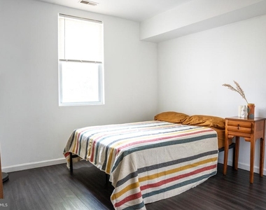 1537 W Stiles Street - Photo Thumbnail 8
