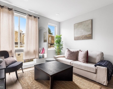 5542 Ridge Avenue - Photo Thumbnail 5
