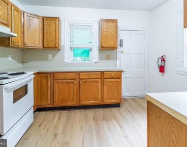 427 N Preston Street - Photo Thumbnail 9
