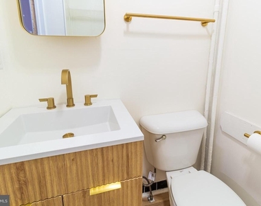 427 N Preston Street - Photo Thumbnail 3