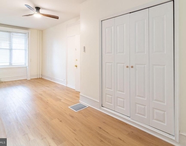 427 N Preston Street - Photo Thumbnail 4