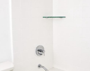 219 S 18th Street - Photo Thumbnail 3