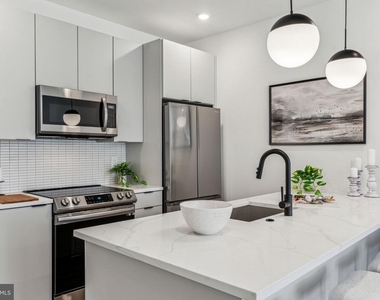 139 W Chelten Avenue - Photo Thumbnail 3