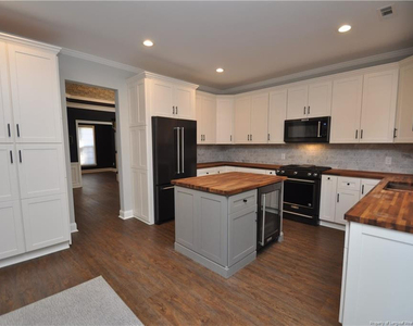 124 Shadow Mountain Lane - Photo Thumbnail 17
