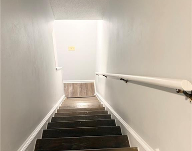 559 Winding Creek Road - Photo Thumbnail 14