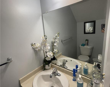 559 Winding Creek Road - Photo Thumbnail 11