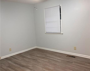 559 Winding Creek Road - Photo Thumbnail 23
