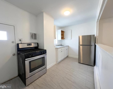 2603 E Somerset Street - Photo Thumbnail 6