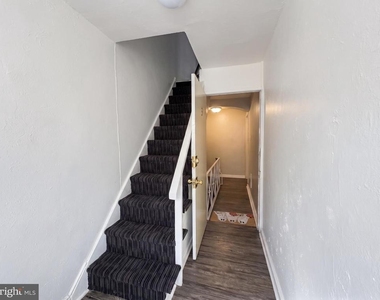 2603 E Somerset Street - Photo Thumbnail 2
