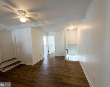 2603 E Somerset Street - Photo Thumbnail 5
