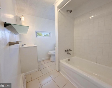 2603 E Somerset Street - Photo Thumbnail 11
