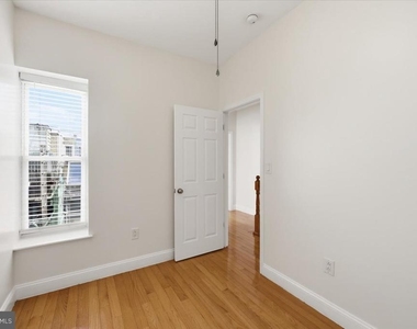 2653 S 6th Street - Photo Thumbnail 22
