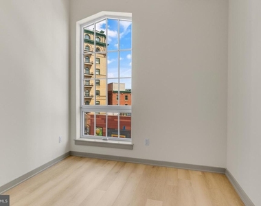 689 N Broad Street - Photo Thumbnail 11