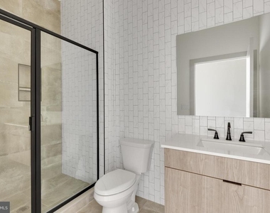 689 N Broad Street - Photo Thumbnail 7